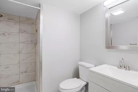 Bath - 7640 Provincial Dr #110, Mclean, VA 22102 photo 3 of 6