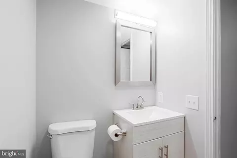 Bath - 7640 Provincial Dr #110, Mclean, VA 22102 photo 6 of 6