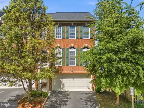 8058 Samuel Wallis St, Lorton, VA 22079