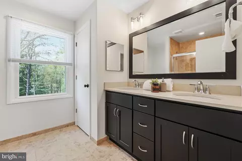 Bath - 10908 Howland Dr, Reston, VA 20191 photo 3 of 4