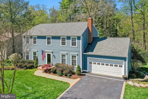 Exterior - 10908 Howland Dr, Reston, VA 20191 photo 3 of 12