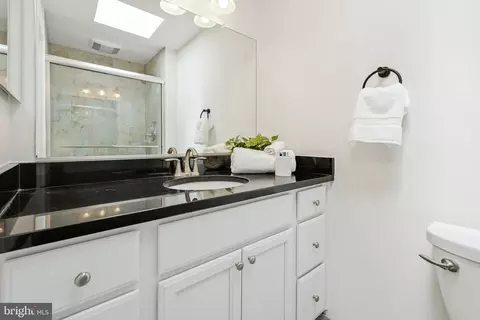 Bath - 10908 Howland Dr, Reston, VA 20191 photo 2 of 4