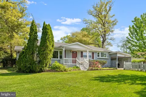 9008 Jameson St, Lorton, VA 22079
