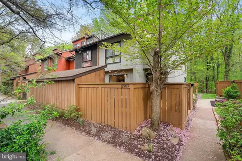 11907 Escalante Ct, Reston, VA 20191