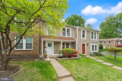 1617 Sierra Woods Dr, Reston, VA 20194