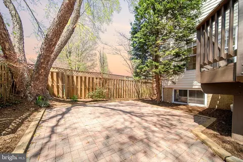 Exterior - 6925 Old Dominion Dr, Mclean, VA 22101 photo 5 of 9