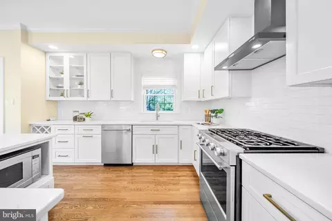 Kitchen - 6925 Old Dominion Dr, Mclean, VA 22101 photo 1 of 6
