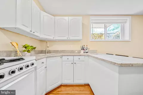Kitchen - 6925 Old Dominion Dr, Mclean, VA 22101 photo 6 of 6
