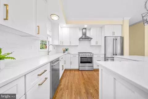 Kitchen - 6925 Old Dominion Dr, Mclean, VA 22101 photo 5 of 6
