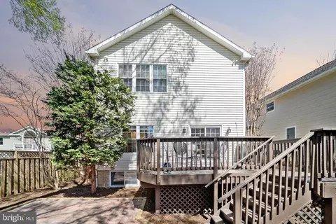 Exterior - 6925 Old Dominion Dr, Mclean, VA 22101 photo 9 of 9