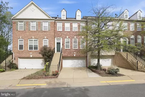 12880 Fair Valley Ct, Fairfax, VA 22033