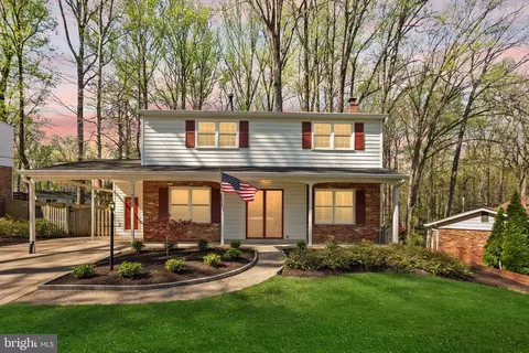 4839 Red Fox Dr, Annandale, VA 22003