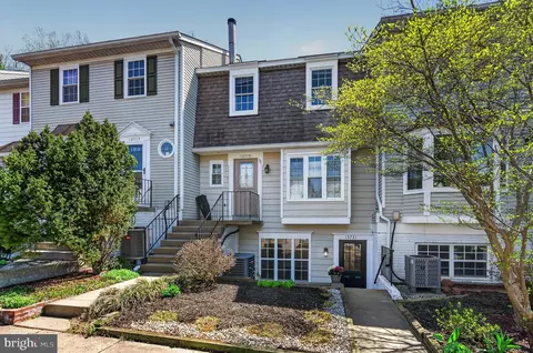 13721 Flowing Brook Ct, Chantilly, VA 20151