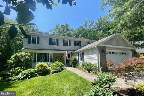 9321 Tovito Dr, Fairfax, VA 22031