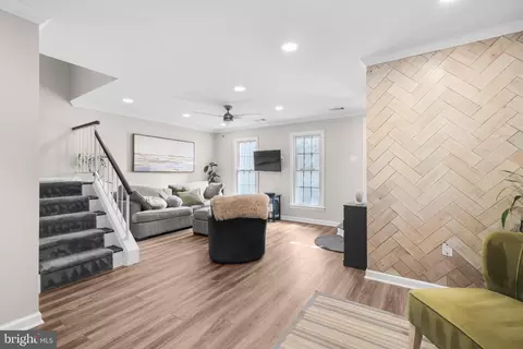 7552 Blanford Ct, Alexandria, VA 22315
