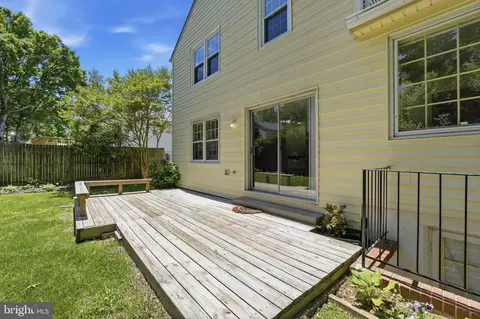 Exterior - 7783 Tangier Dr, Springfield, VA 22153 photo 6 of 8