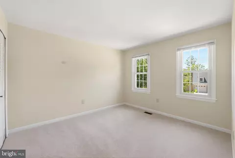 Bedroom - 7783 Tangier Dr, Springfield, VA 22153 photo 6 of 7