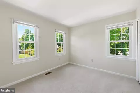 Bedroom - 7783 Tangier Dr, Springfield, VA 22153 photo 4 of 7
