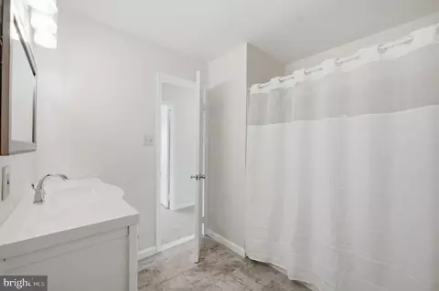 Entry Way - 7783 Tangier Dr, Springfield, VA 22153 photo 3 of 4