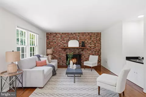 Living - 7783 Tangier Dr, Springfield, VA 22153 photo 4 of 5