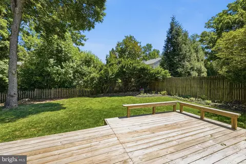 Exterior - 7783 Tangier Dr, Springfield, VA 22153 photo 7 of 8