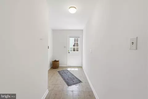 Entry Way - 7783 Tangier Dr, Springfield, VA 22153 photo 2 of 4
