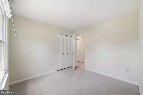 Bedroom - 7783 Tangier Dr, Springfield, VA 22153 photo 3 of 7