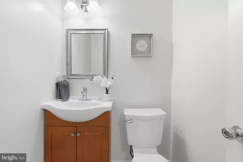Bath - 7783 Tangier Dr, Springfield, VA 22153 photo 1 of 4