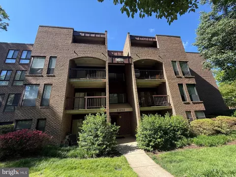 11212 Chestnut Grove Sq #115, Reston, VA 20190