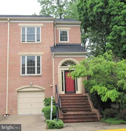 1433 Mclean Mews Ct, Mclean, VA 22101