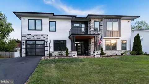 13821 Leighfield St, Chantilly, VA 20151