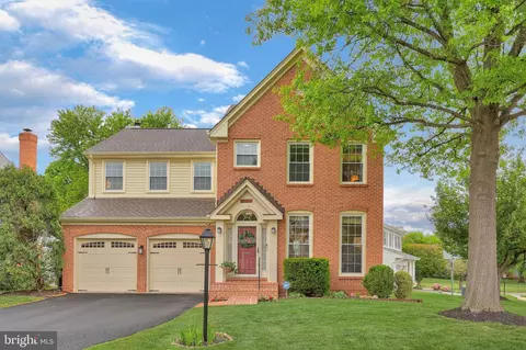 3613 Windmoore Ct, Chantilly, VA 20151