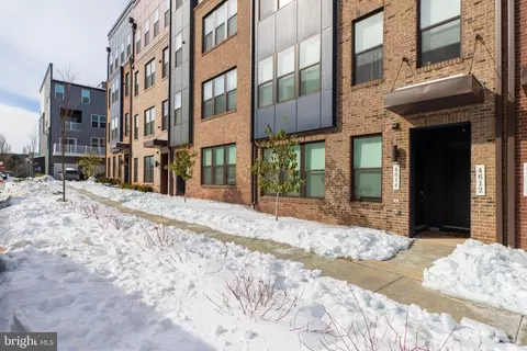 4614 Olivine Dr #85, Chantilly, VA 20151