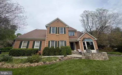 1167 Silver Beech Rd, Herndon, VA 20170