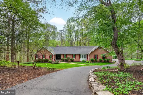 11720 Amkin Dr, Clifton, VA 20124