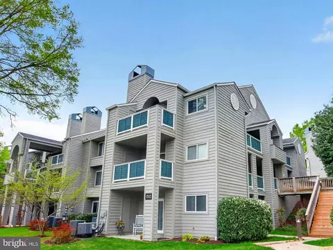 1512 C Summerchase Ct, Reston, VA 20194