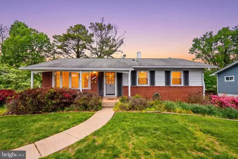 7706 Arlen St, Annandale, VA 22003