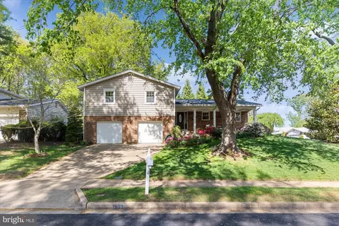 1913 Diplomat Ct, Falls Church, VA 22043