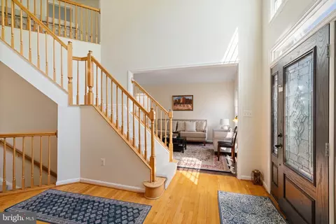 7616 Seabrook Ln, Springfield, VA 22153 photo 4