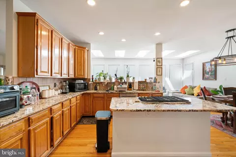 7616 Seabrook Ln, Springfield, VA 22153 photo 10