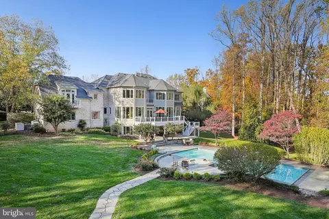 7785 Solitude Ct, Mclean, VA 22102 photo 2