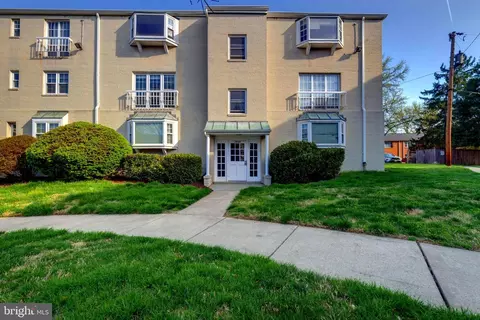 2905 Willston Pl, Falls Church, VA 22044