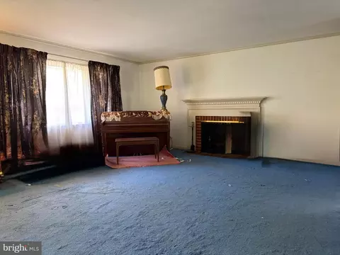Living - 1107 Dead Run Dr, Mclean, VA 22101 photo 2 of 2