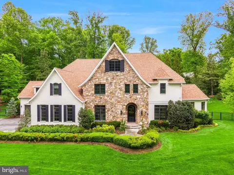 6704 Lupine Ln, Mclean, VA 22101