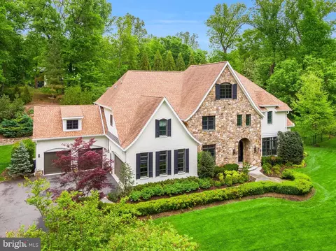 6704 Lupine Ln, Mclean, VA 22101