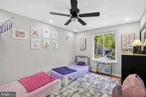 Bedroom - 8373 Magic Leaf Rd, Springfield, VA 22153 photo 6 of 9