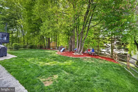 Exterior - 8373 Magic Leaf Rd, Springfield, VA 22153 photo 12 of 19