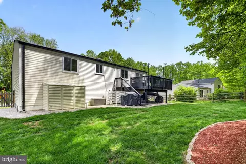 Exterior - 8373 Magic Leaf Rd, Springfield, VA 22153 photo 7 of 19