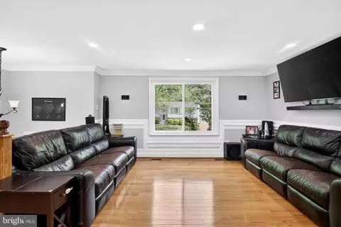 Living - 8373 Magic Leaf Rd, Springfield, VA 22153 photo 1 of 1