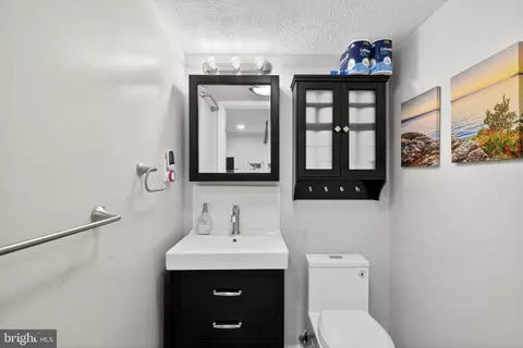 Bath - 8373 Magic Leaf Rd, Springfield, VA 22153 photo 9 of 9